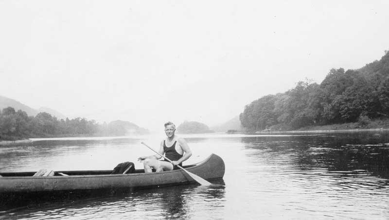 A man on a canoe on the Delaware River near Buckwood Inn (now Shawnee Inn), 1922.